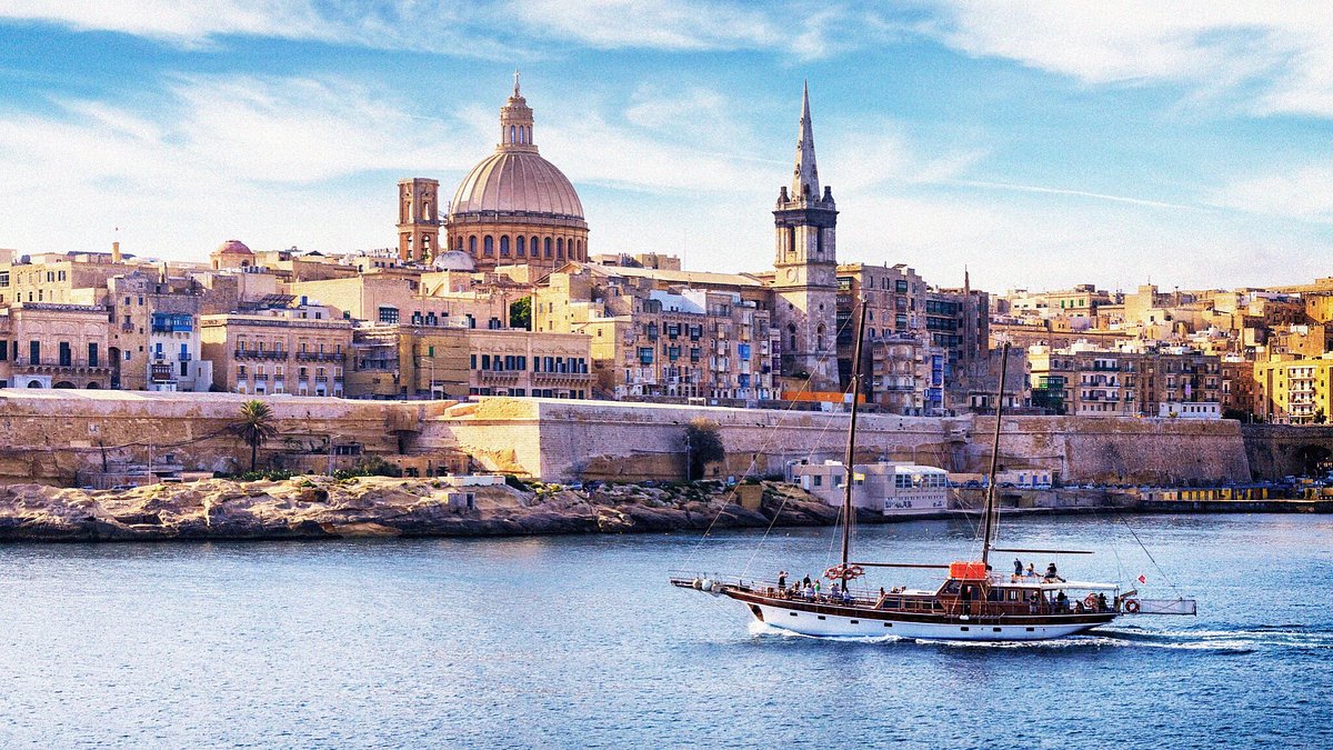 Estudiantes explorando el patrimonio histórico de Malta